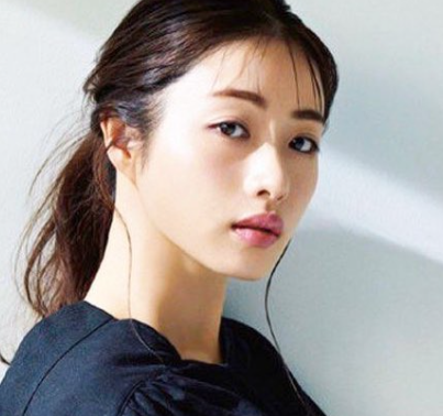 石原さとみの熱愛彼氏や旦那は誰?結婚や歴代交際相手についてwiki調査!