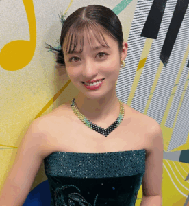 橋本環奈のくびれウエストがすごい細い！トレーニングや食事などを調査！