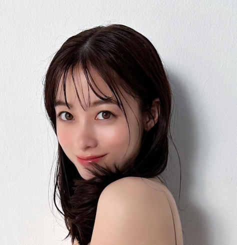 橋本環奈の小顔の理由は黄金比?顔の特徴と美しさのバランスを徹底分析!