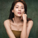 綾瀬はるかの背中・胸元がきれいと話題！身長・骨格・全身スタイルを徹底調査