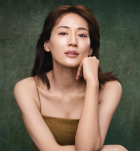 綾瀬はるかの背中・胸元がきれいと話題！身長・骨格・全身スタイルを徹底調査