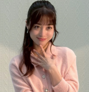 橋本環奈の美しさを徹底解剖！スタイル維持の秘訣・美容法・最新プロフィールまとめ